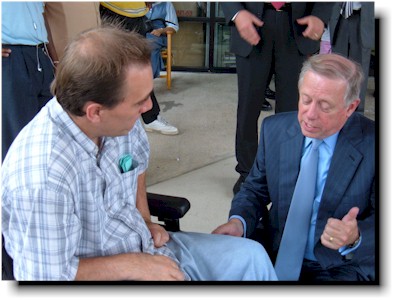 Randy Alexander of ADAPT speaks with Tennessee Governor Phil Bredsen.
